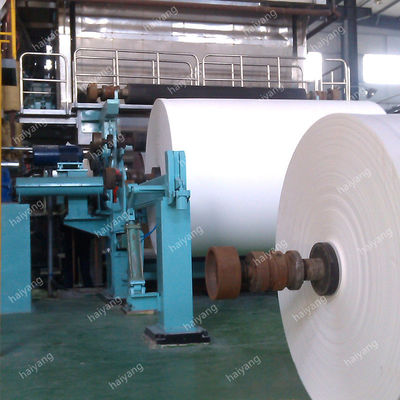 1575mm aufbereitende riesiges Rollentoiletten-Seidenpapier-Rolle Massen-6T/D und des Altpapiers, die Maschine herstellt