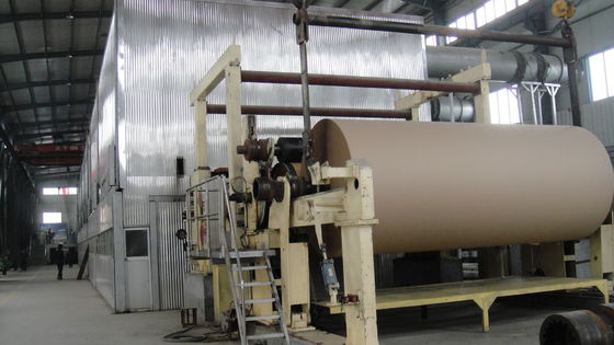 Gewölbte Kraftpapier-Platten-Herstellung, Maschine 300g/㎡ aufbereitend