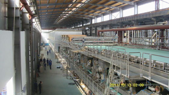 Holzschliff-Kraftpapier-Herstellungs-Maschine 10 Tonnen ein Tag für Papiermühle 600m/Minute