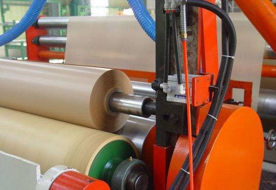 Hochgeschwindigkeitskraftpapier-Produktion, die Kalander-Ausrüstung 300g/㎡ klebt