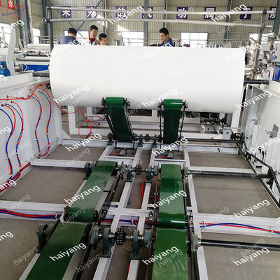 Farbiges Seidenpapier des Rückspulentoilettenrollen 1-3 Schicht, das Maschine herstellt