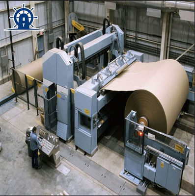 Papierproduktions-Maschine 2400mm 50T/D Holzschliff-Papp-Kraftpapiers Brown