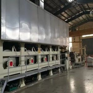 Automatische Wellpappe-Herstellungs-Maschine Kraftpapier 4000mm 270T/D große Kapazität